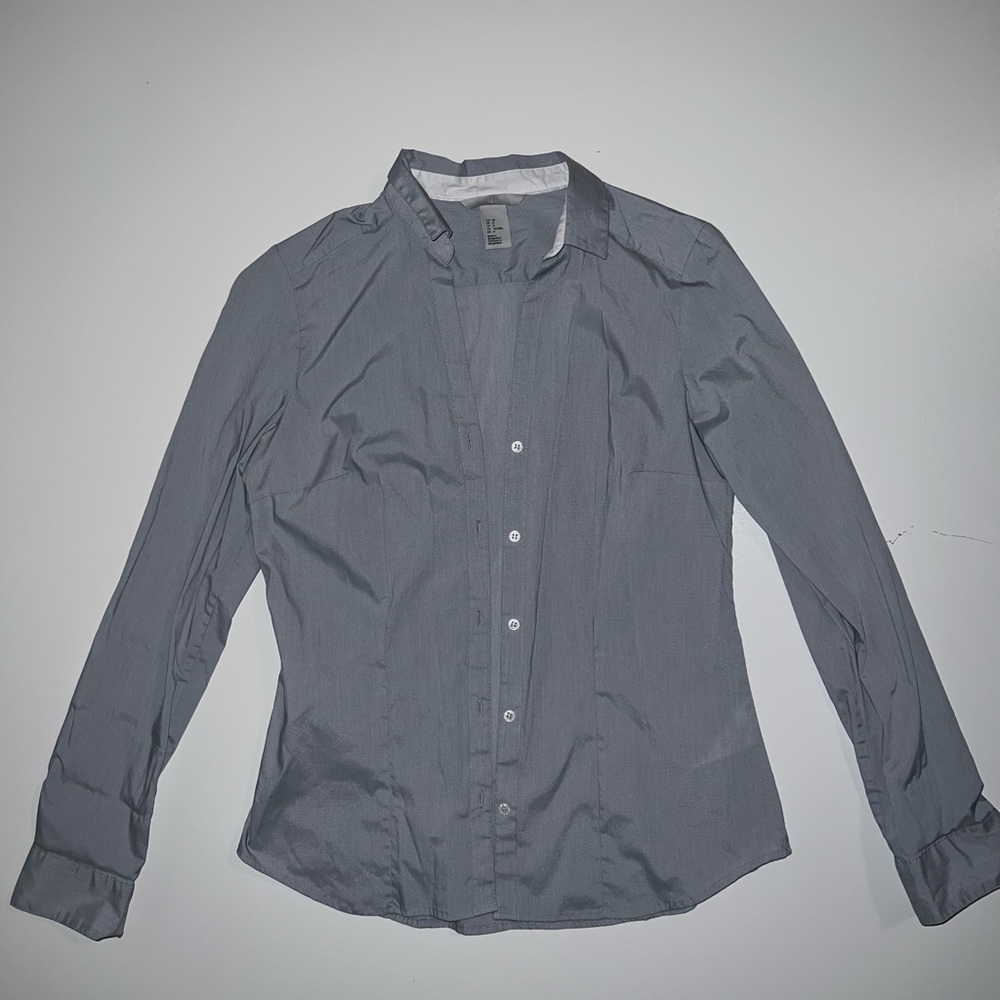 H&M light gray size 8 button down dress shirt